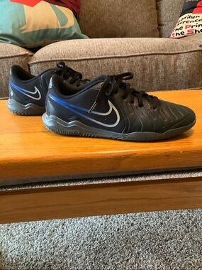 Youth Size 6 Nike Tiempo Legend 10 Club IC Indoor Soccer Shoes, Great Condition!